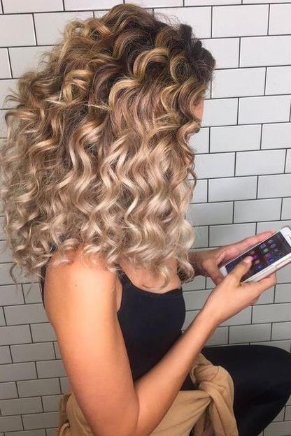 Elbűvölő Curls