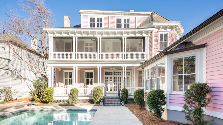 गुलाबी Charleston House for Sale