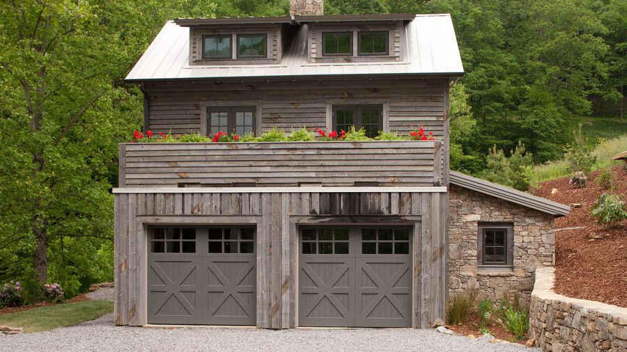 फार्महाउस-शैली Wood Garage Door