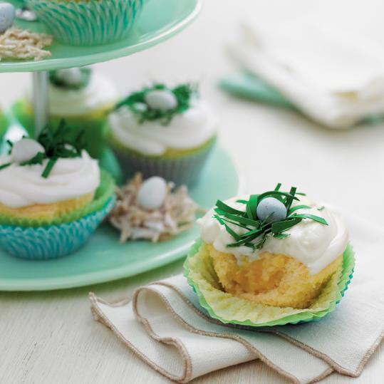 अनानस-नारियल Cupcakes with Buttermilk-Cream Cheese Frosting Recipe