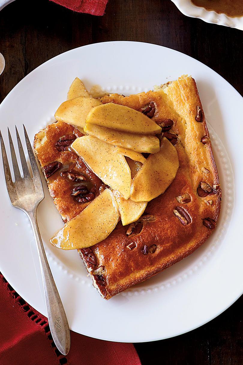 Pekaanipähkinä Pancake with Caramel-Apple Topping