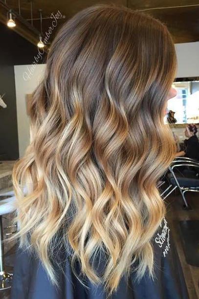 एश Brown Hair with Golden Blonde Ombré