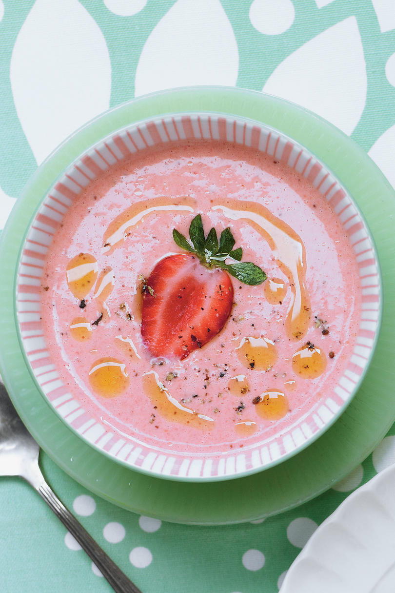 ठंडा Strawberry Soup Recipe