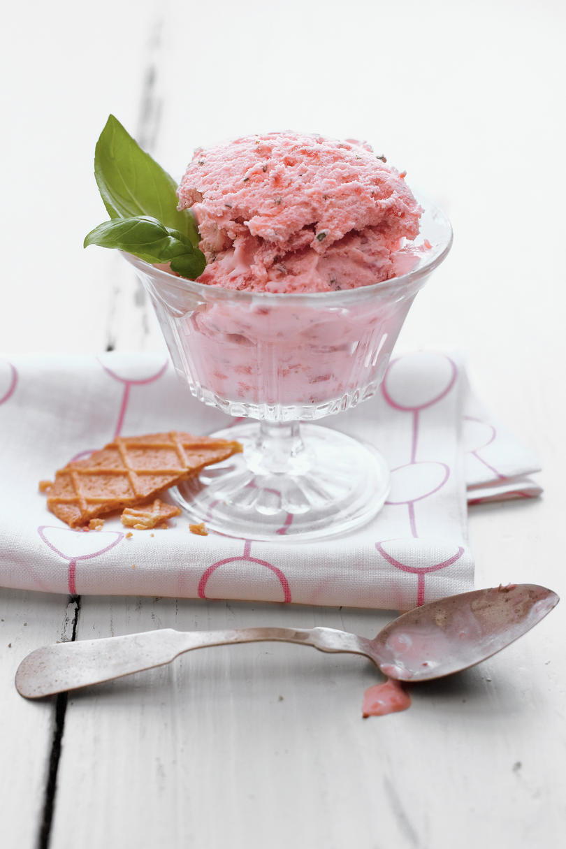 स्ट्राबेरी-तुलसी Frozen Yogurt Recipe