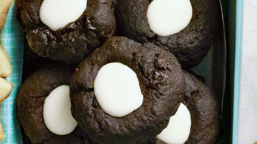 चेरी-चॉकलेट Thumbprint Cookie Recipe