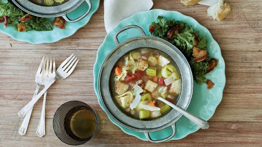 सुपर आसान Soup & Salad Holiday Dinner Recipe