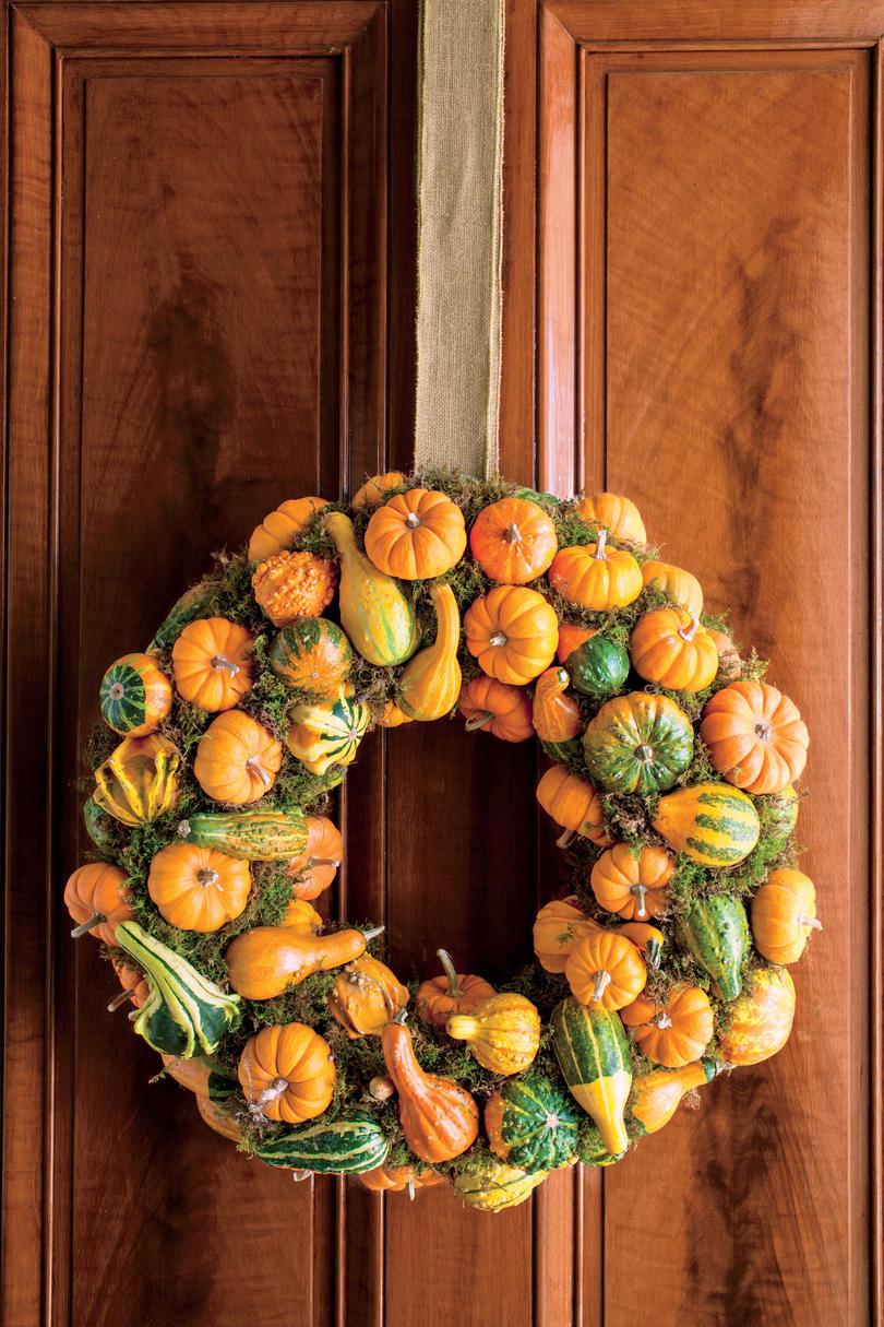 Luoda a DIY Gourd Wreath