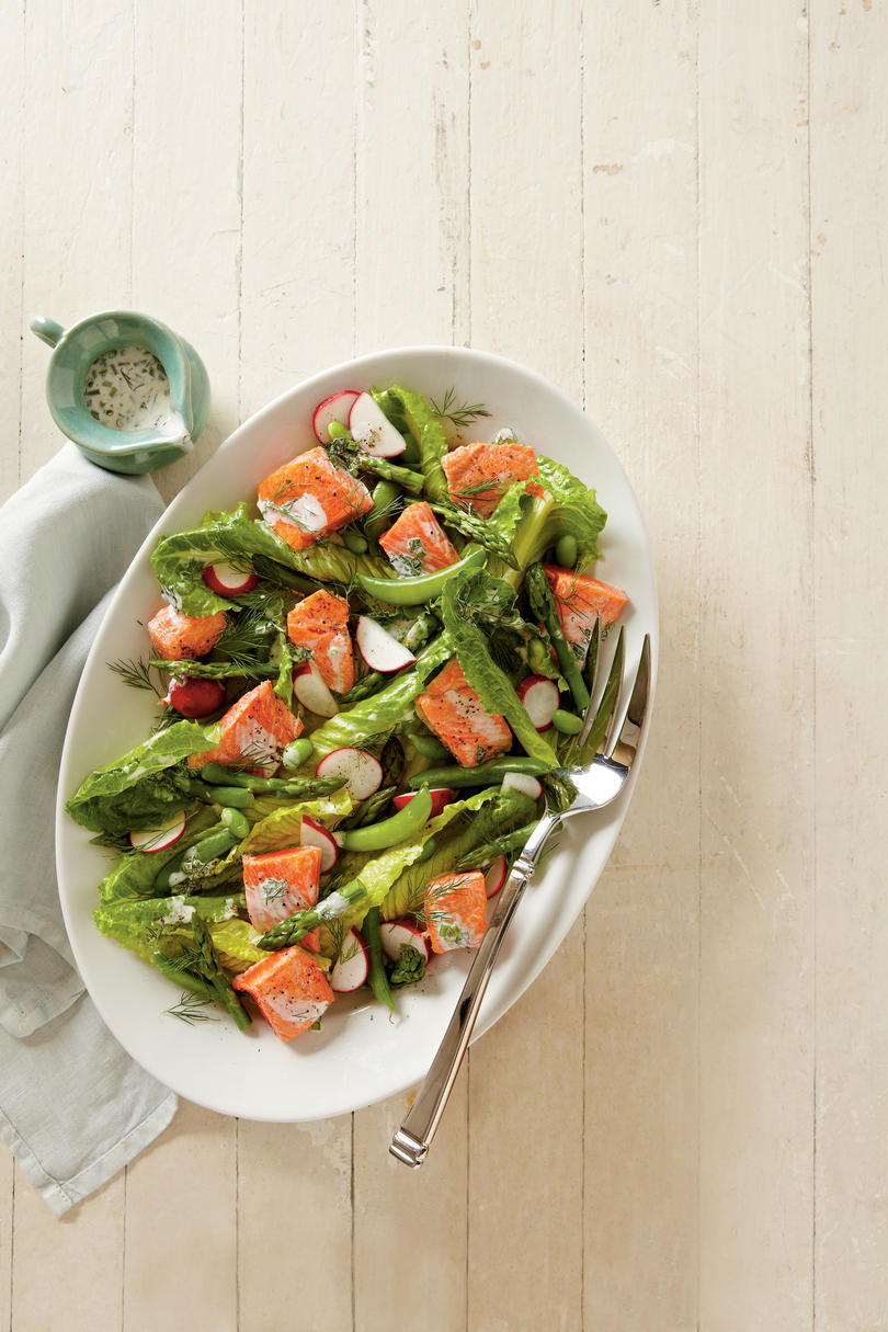 Ανοιξη Salmon and Vegetable Salad