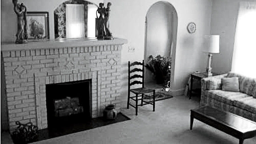 पहले: Warmed-Up Living Room
