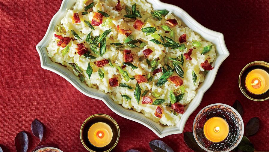 मसला हुआ Potatoes with Bacon and Crispy Scallions 
