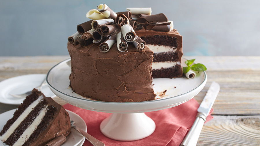 मिंट चॉकलेट Whipped Cream Cake Recipe