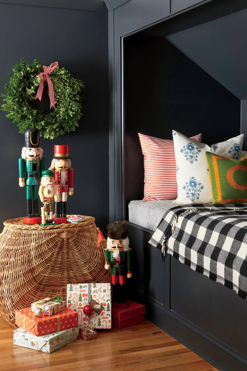 Sohr Kids Bedroom Decorated for Christmas