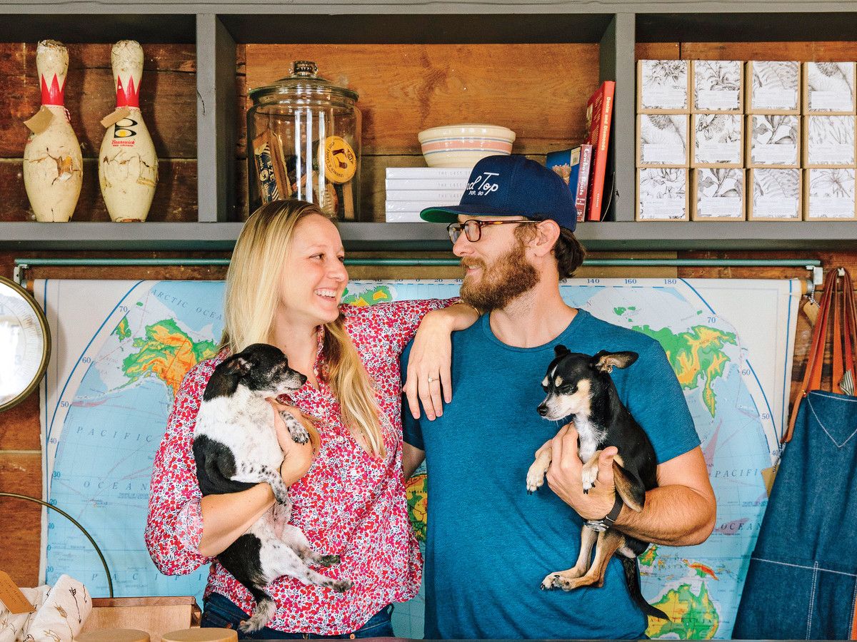 छेद Mosley and Ryann Ford of Townsend Provisions