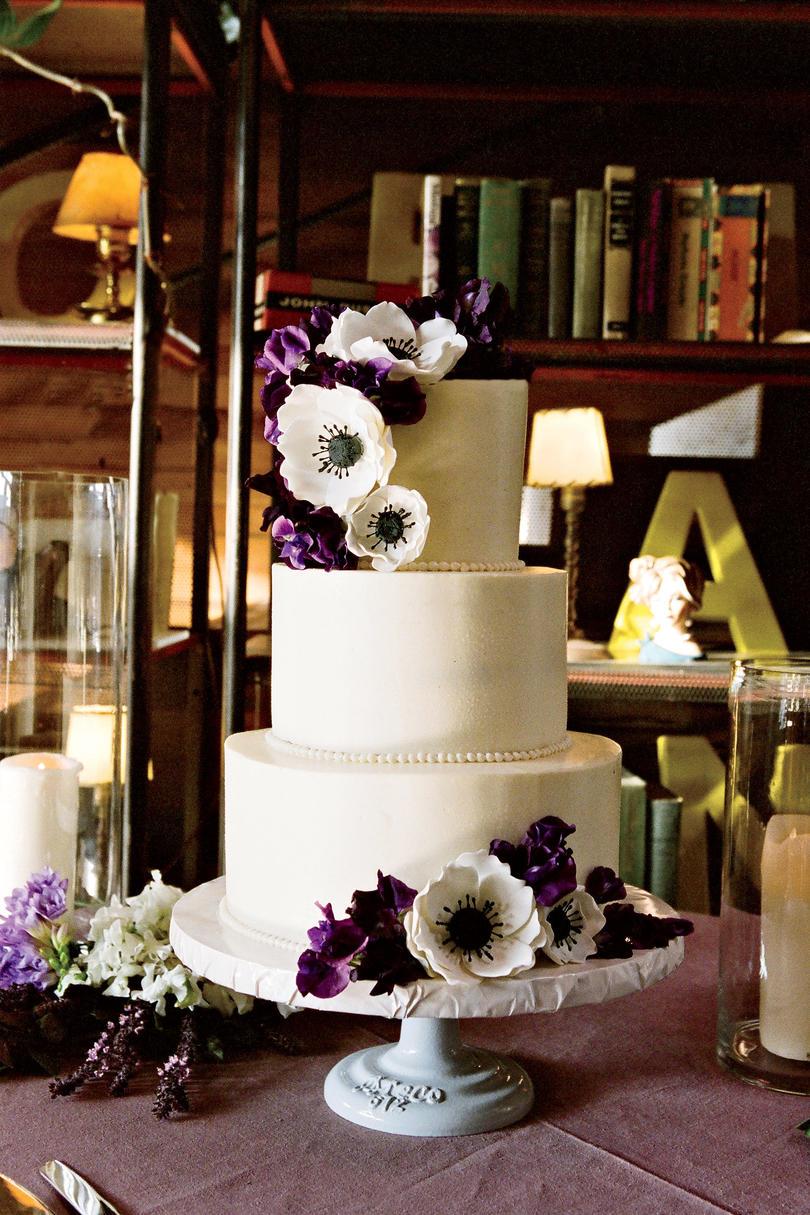 cukrozott Anemones Wedding Cake