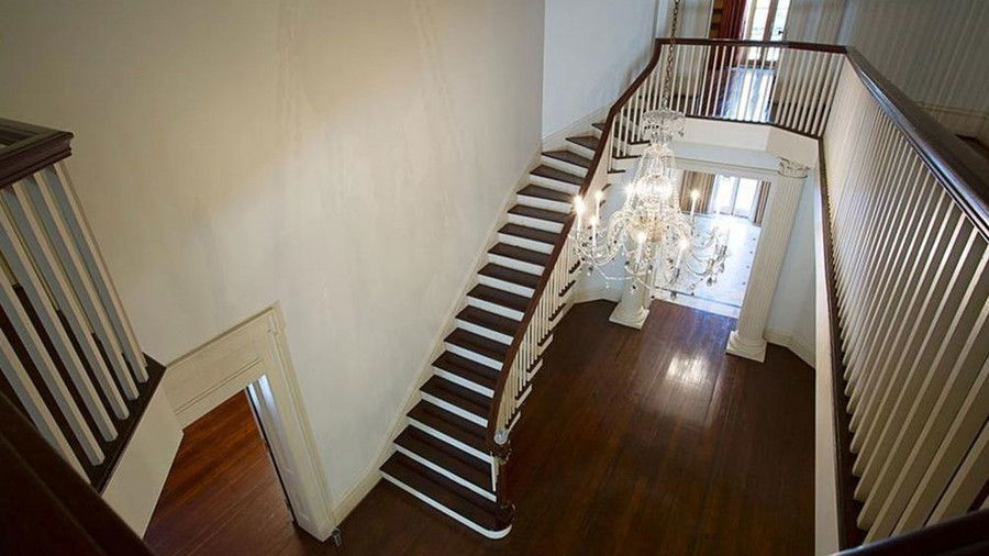 एक प्रकार का छोटा ताड़ Hall Mobile Staircase