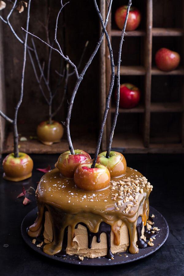 कारमेल Apple Halloween Cake