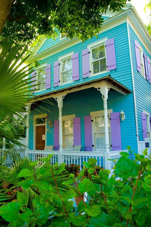 फ़िरोज़ा and Purple House Key West