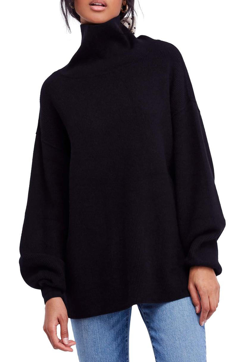 बड़े आकार का Rib Knit Turtleneck Sweater