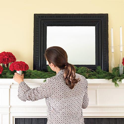 Helppo Christmas Mantels: Layer With Color and Sparkle