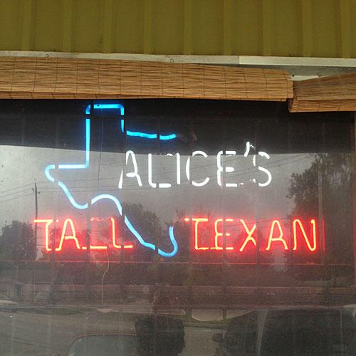 Η Αλίκη Tall Texan Drive-Inn, Houston, Texas 
