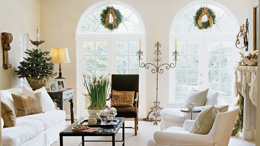izbočen Windows in Living Room for Christmas