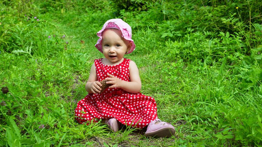 Μωρό girl in the grass