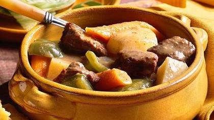 Marhahús Stew with Root Vegetables 