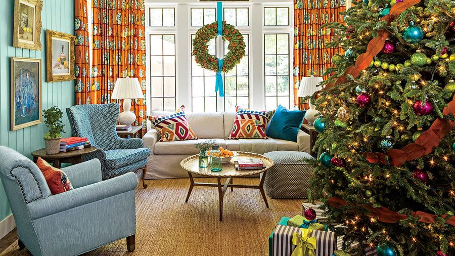 कीनन Living Room with Christmas Tree