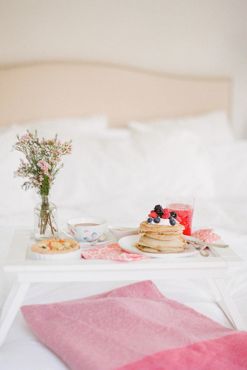 सुबह का नाश्ता in Bed