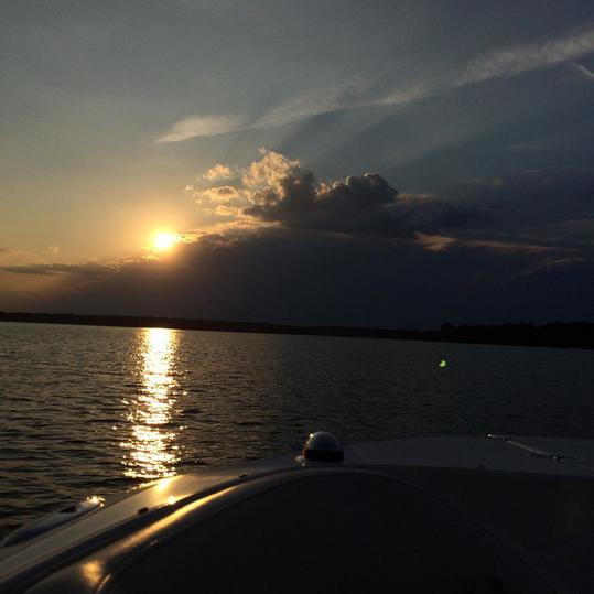 ए North Carolina Lake Sunset