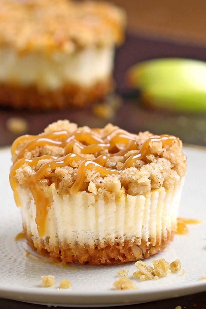 कारमेल Apple Crisp Mini Cheesecakes 