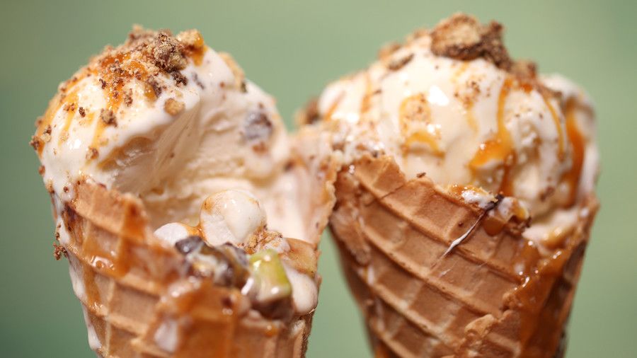 कारमेल Apple S'mores Waffle Cones