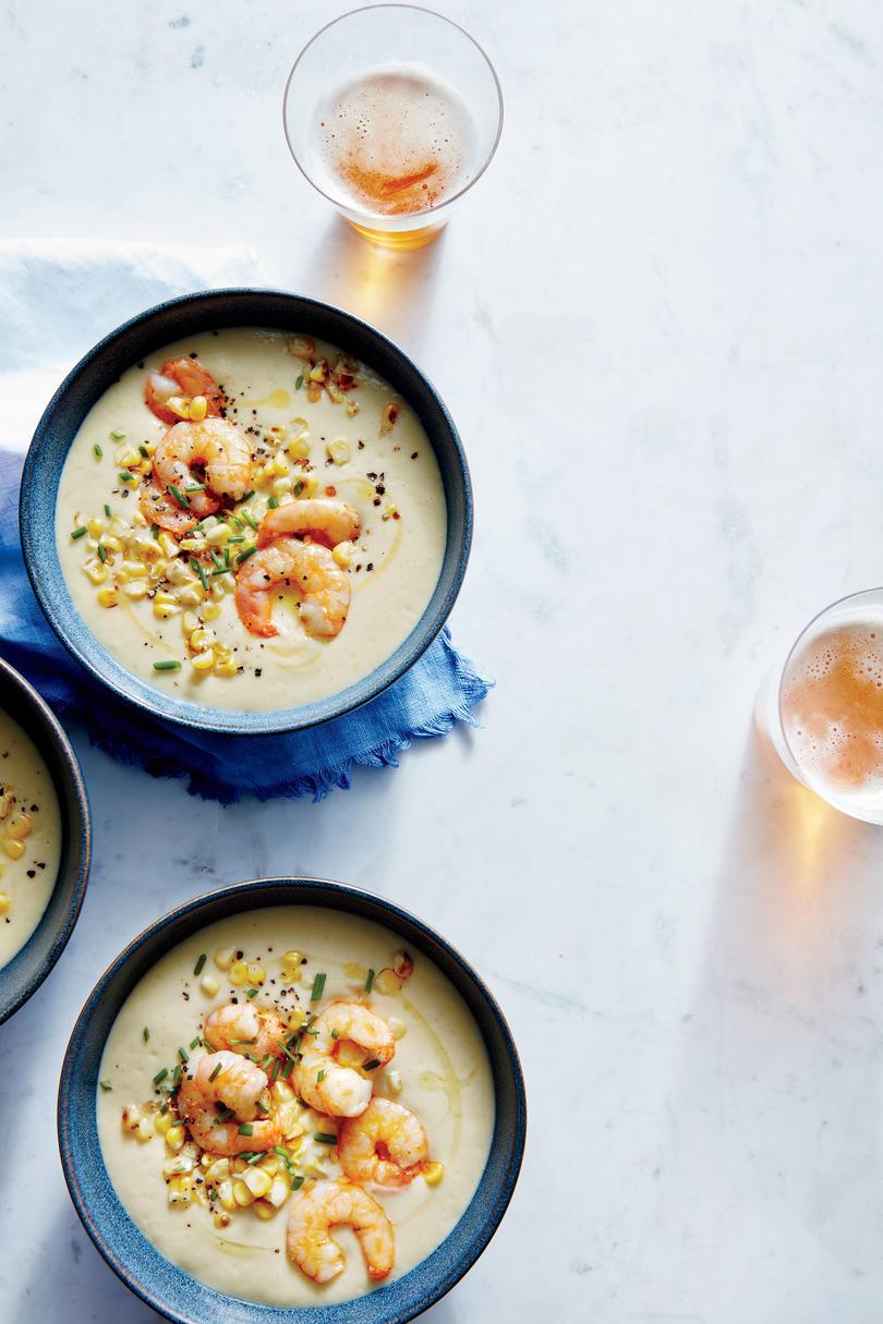 ताज़ा Corn and Potato Soup with Sautéed Shrimp