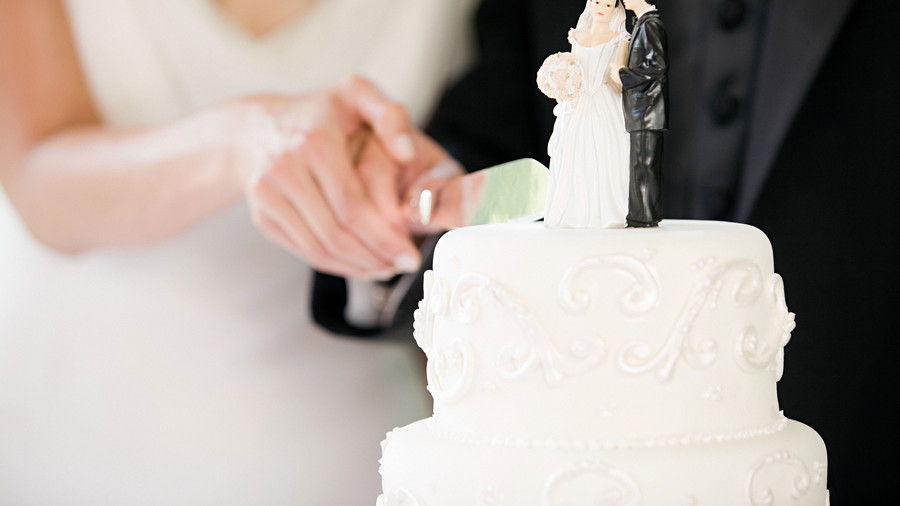 बचत Your Wedding Cake Origins