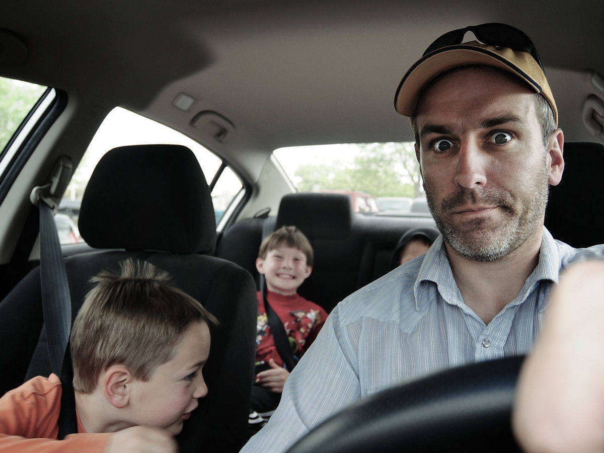 Μπαμπάς in Car with kids