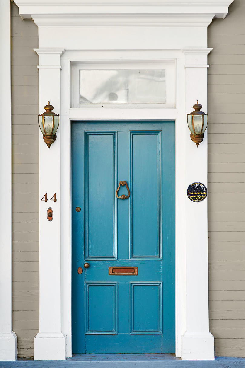 चार्ल्सटन Denim Blue Front Door