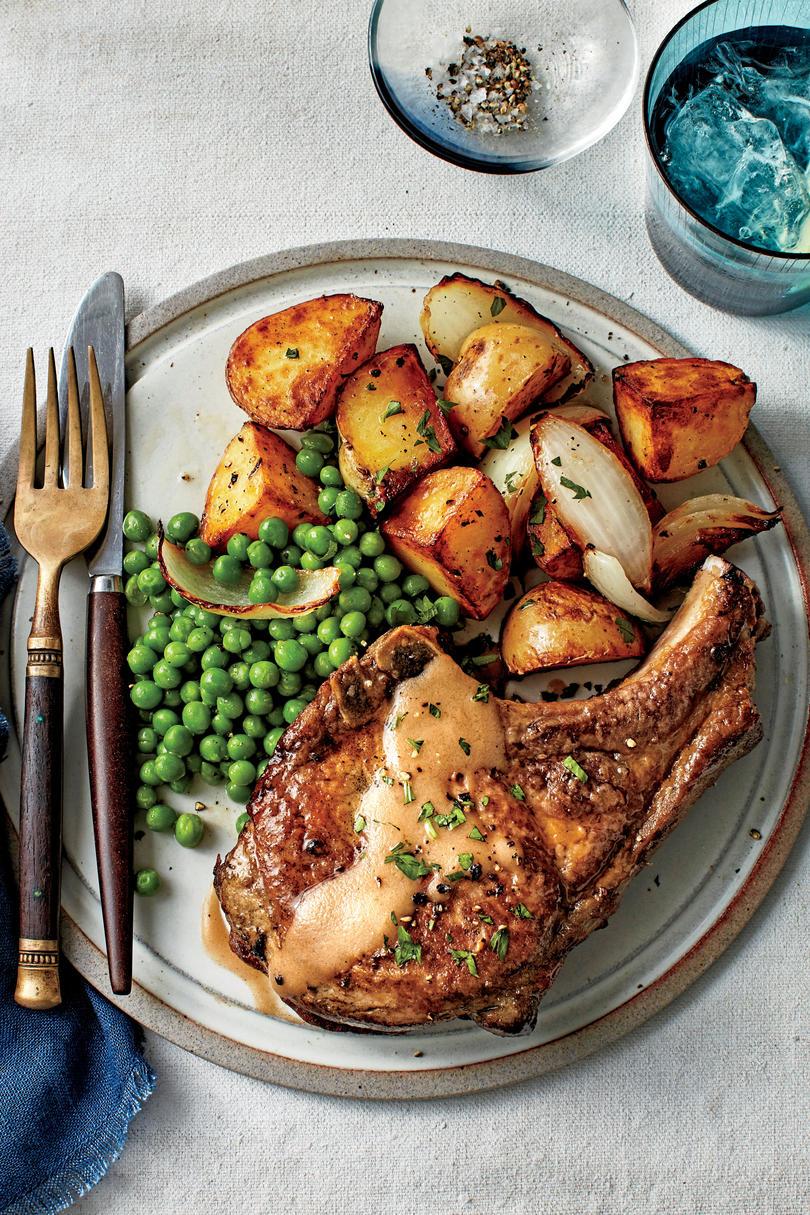 Frit Pork Chops with Peas and Potatoes