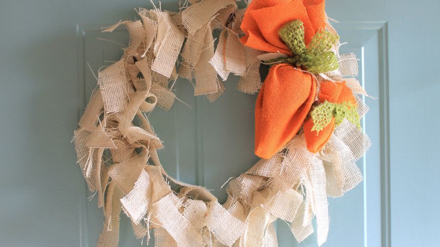 ब्रिटनी Young Easter Burlap Wreath