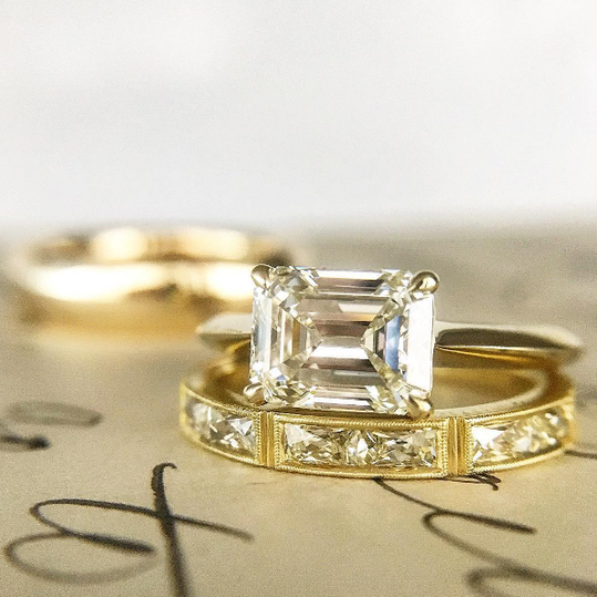 पन्ना Cut Diamond Engagement Ring