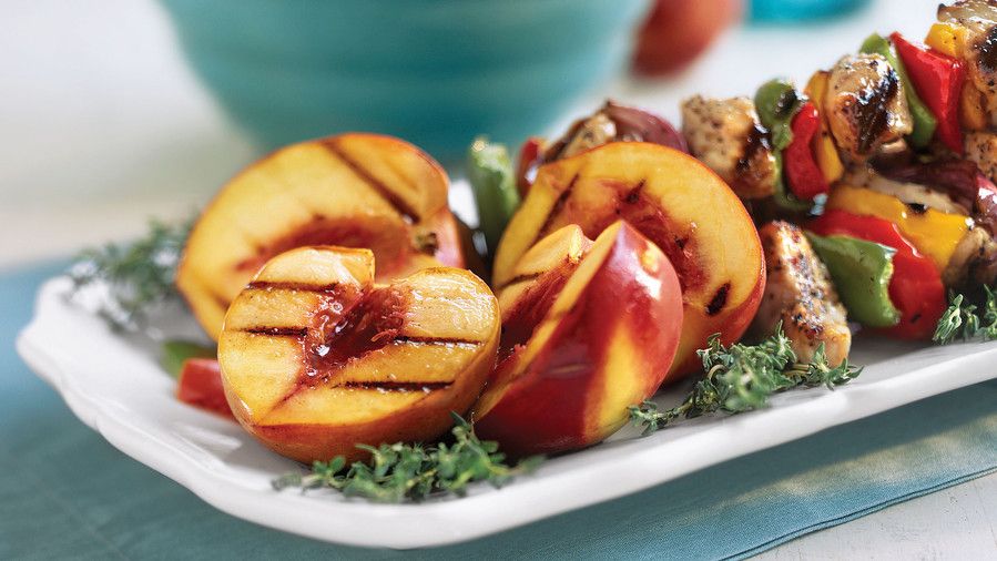 शाकाहारी Grilling Recipes: Grilled Peaches Jezebel 