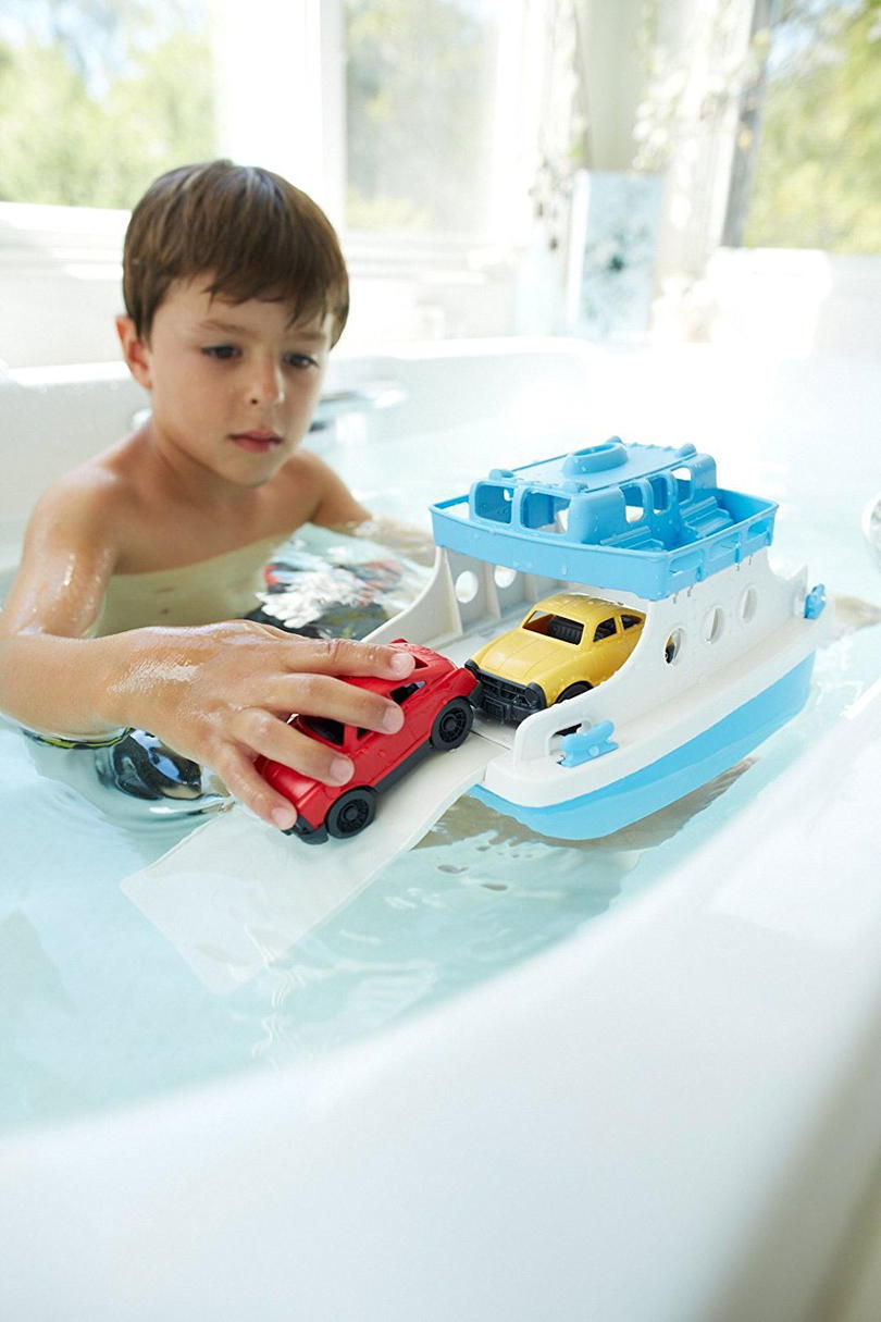 Trajekt Boat with Mini Cars Bathtub Toy