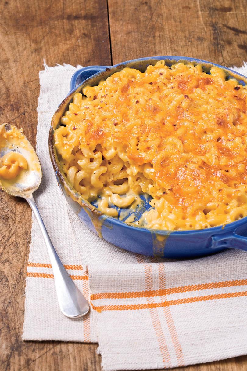 Classique Baked Macaroni and Cheese