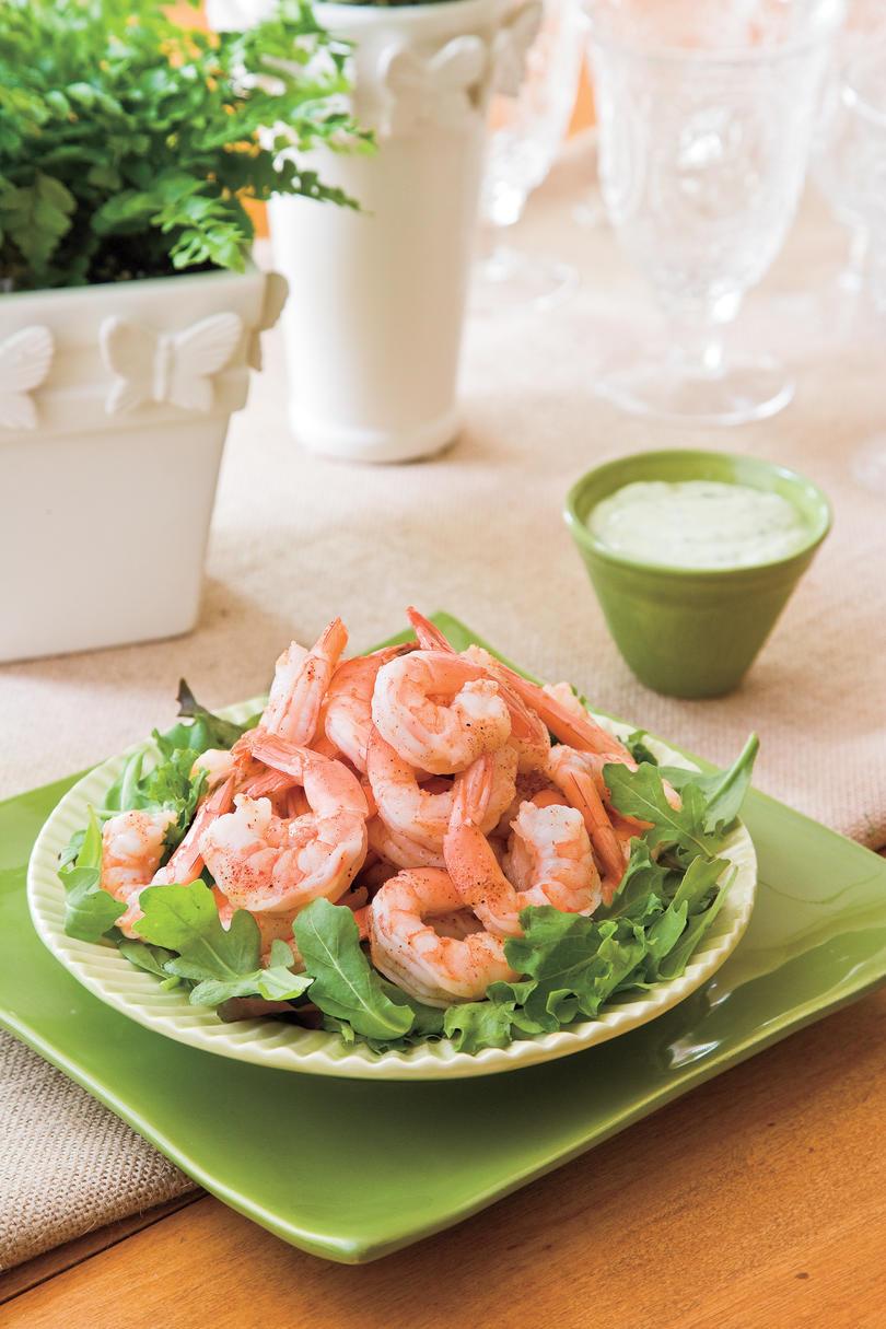 Fűszeres Boiled Shrimp Recipe With Creamy Buttermilk-Avocado Sauce 