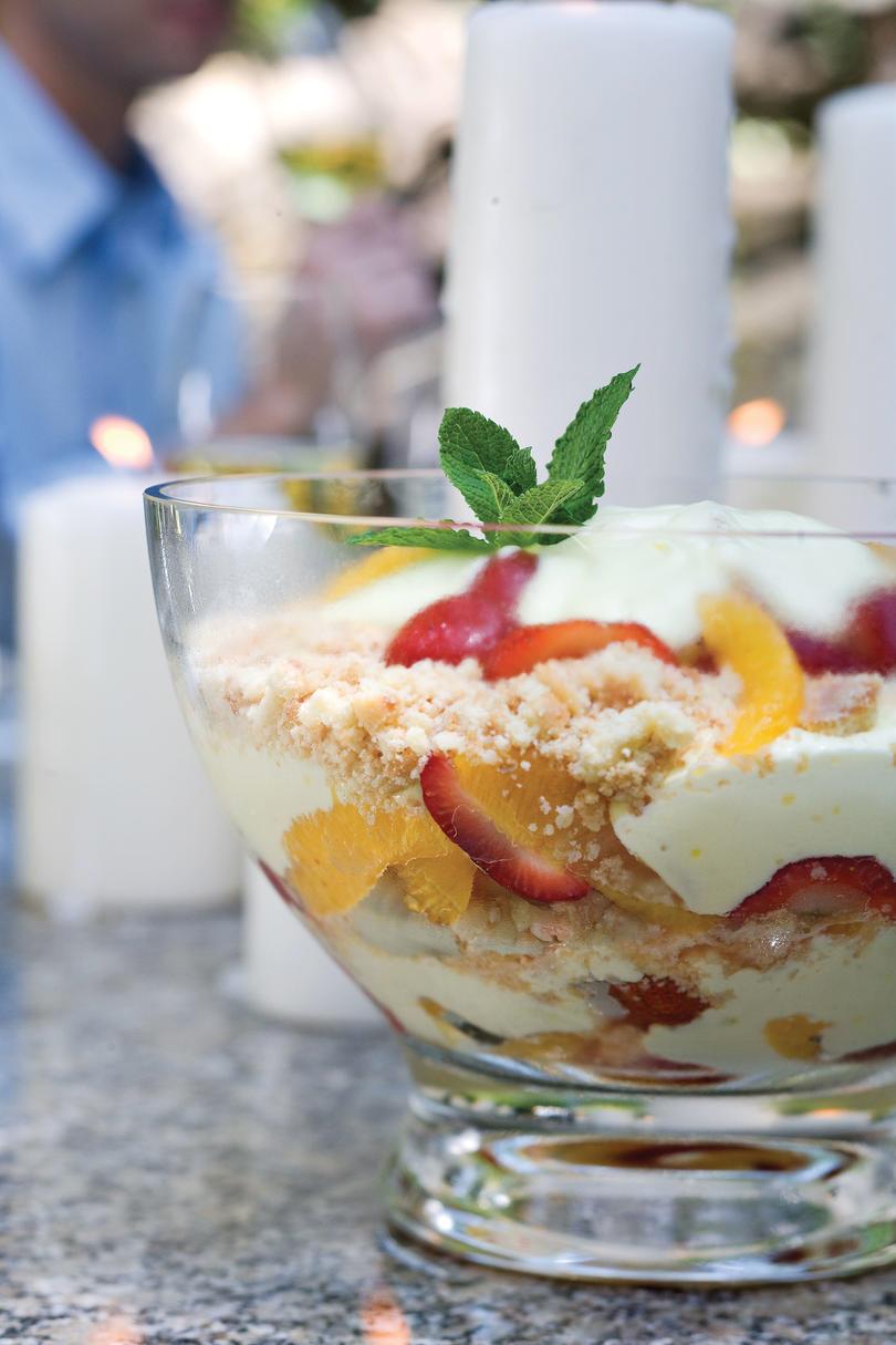 स्ट्राबेरी ऑरेंज Trifle Recipes