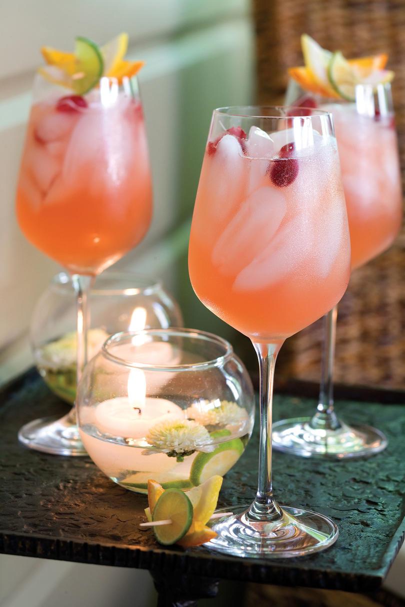 Puncs and Cocktail Summer Drink Recipes: Pink Lemonade Cocktail