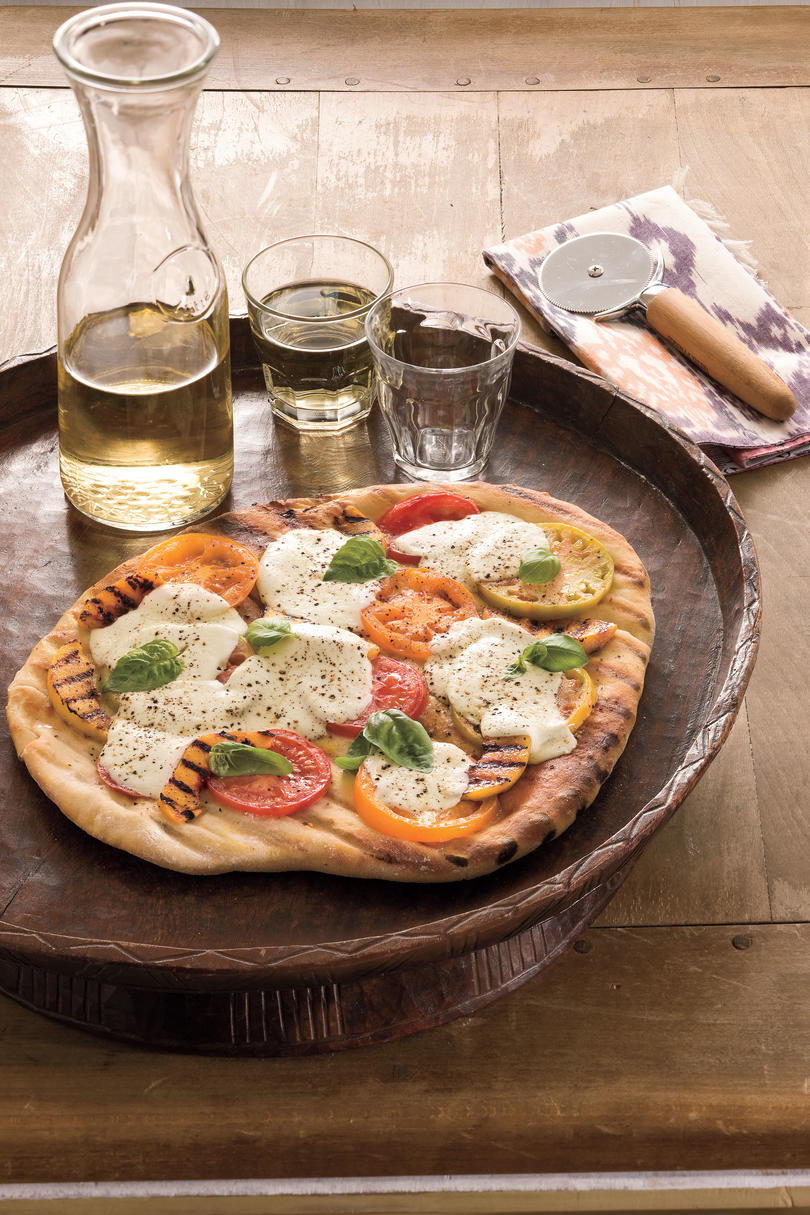पिज़्ज़ा Recipes: Grilled Tomato-Peach Pizza