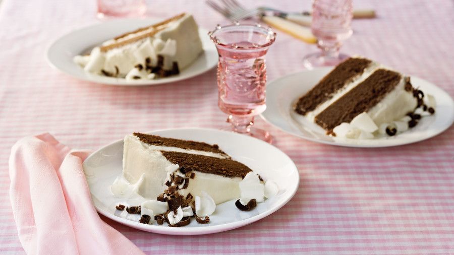 चॉकलेट Layer Cake with Vanilla Buttercream Frosting
