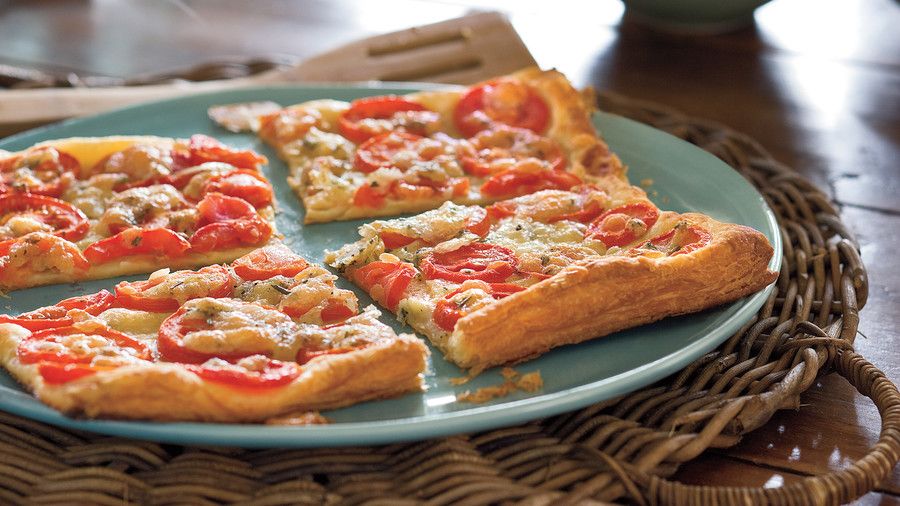 आसान Weeknight Grilling Recipes: Grilled Tomato-Rosemary Tart