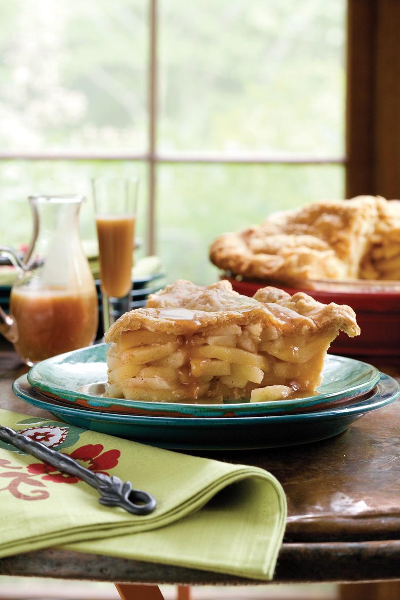 दोहरा Apple Pie Recipe with Cornmeal Crust