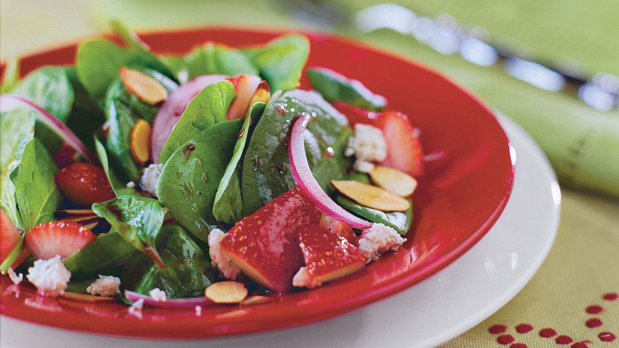 Σπανάκι and Strawberry Salad 